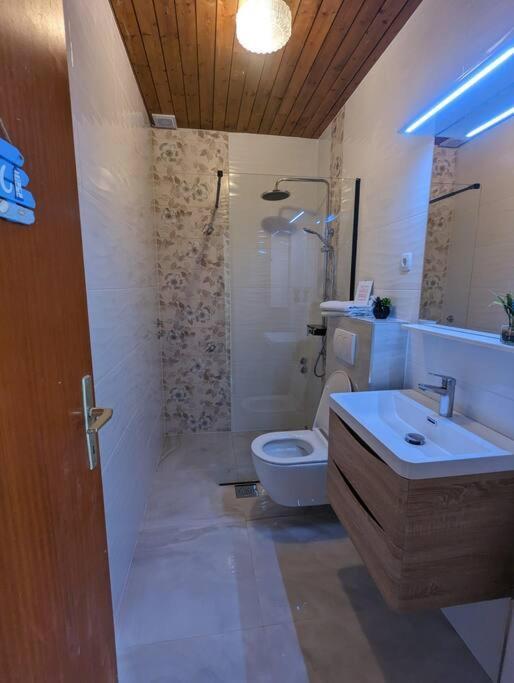 Zeezicht Appartement 50M From Beach سريما المظهر الخارجي الصورة